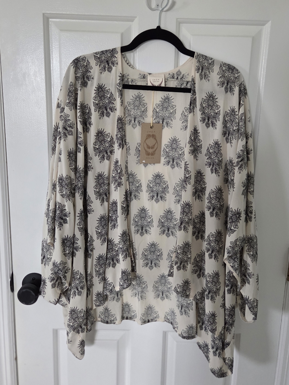 Cream and Black Floral Lightweight Kimono NWT